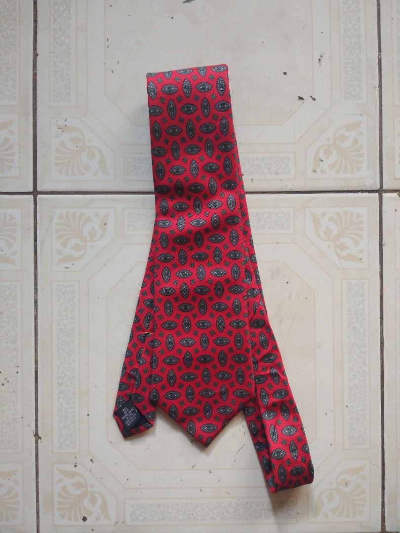 Van Heusen 417 Silk Tie (Category: Ties) located in Pasay City. Submitted by denimdude.ph (Listing ID 1467265467, Image 1). Description: .