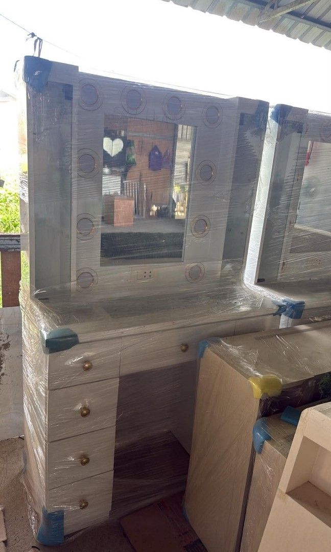 Vanity dresser (Category: Other Home Furniture) located in Mabalacat. Submitted by arlenemamangun01 (Listing ID 1467215973, Image 3). Description: .