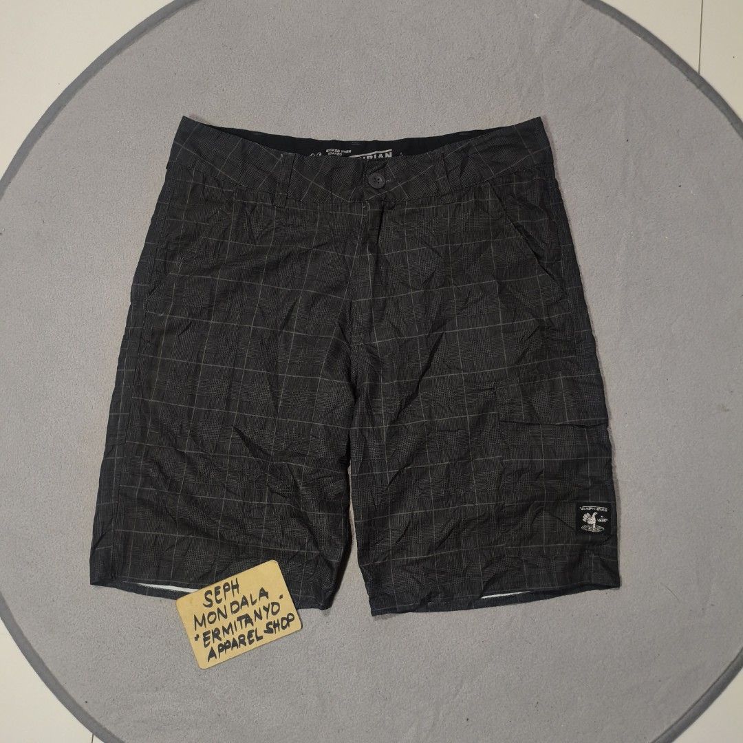 Vanphibian by vans short (Category: Shorts) located in Calatrava. Submitted by ermitany0 (Listing ID 1467241498, Image 1). Description: Vanphibian by vans short Good condition Size: 32-33 Length: 20.5" Hem: 11" Issue: 2 holes , dot small green stain Please check photos for more details ✅ Location: Negros Occidental PM if interested 📩 📩 📩 📩.