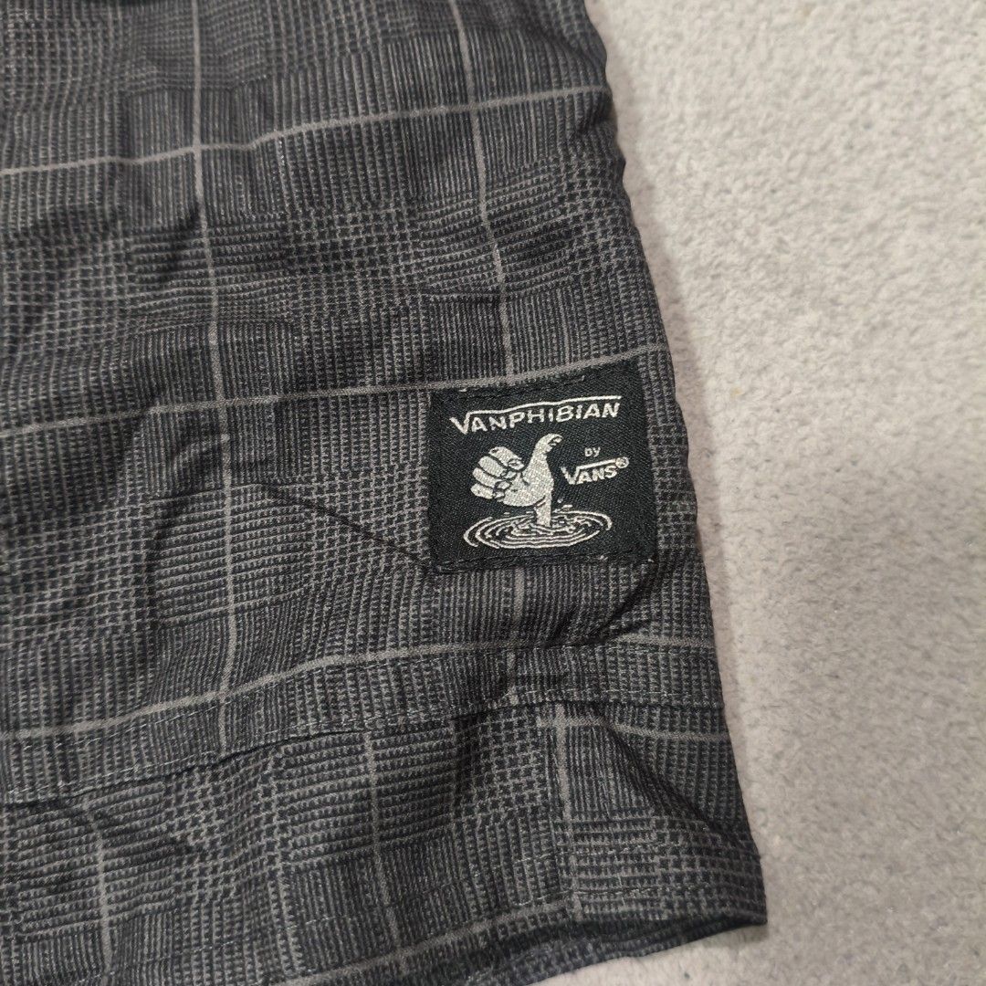 Vanphibian by vans short (Category: Shorts) located in Calatrava. Submitted by ermitany0 (Listing ID 1467241498, Image 3). Description: Vanphibian by vans short Good condition Size: 32-33 Length: 20.5" Hem: 11" Issue: 2 holes , dot small green stain Please check photos for more details ✅ Location: Negros Occidental PM if interested 📩 📩 📩 📩.