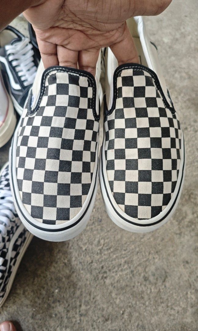 Vans cb slip on (Category: Sneakers) located in Sultan Kudarat. Submitted by thrifted01 (Listing ID 1467321660, Image 3). Description: us8.5 mens issue my minor gasgas lang loc mindanao.