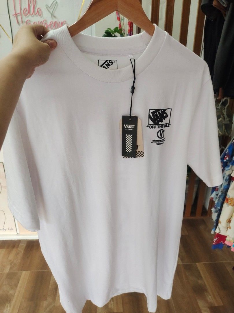 Vans mens shirt (Category: Tshirts & Polo Shirts ) located in Aliaga. Submitted by kmapparel (Listing ID 1467259734, Image 1). Description: .