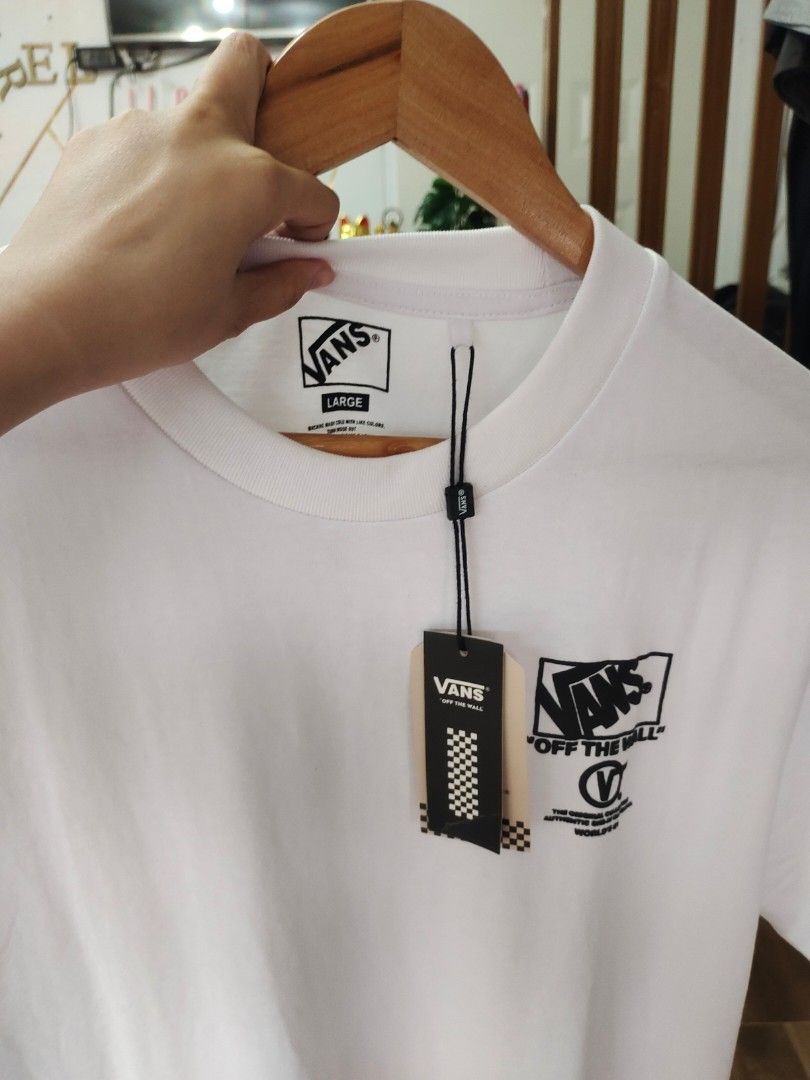 Vans mens shirt (Category: Tshirts & Polo Shirts ) located in Aliaga. Submitted by kmapparel (Listing ID 1467259734, Image 2). Description: .