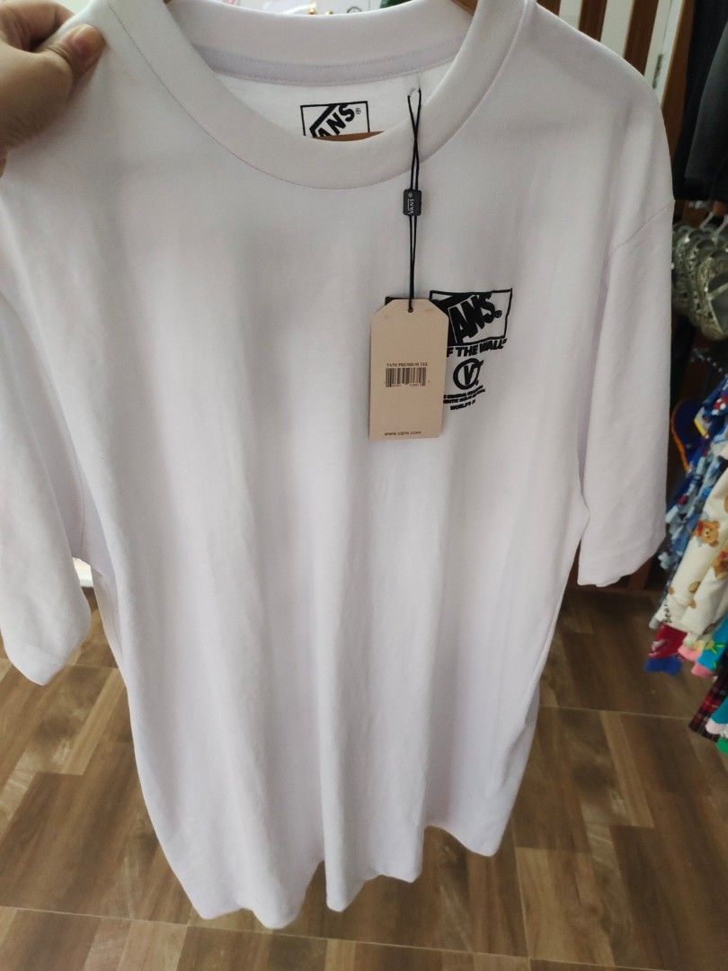 Vans mens shirt (Category: Tshirts & Polo Shirts ) located in Aliaga. Submitted by kmapparel (Listing ID 1467263818, Image 1). Description: .