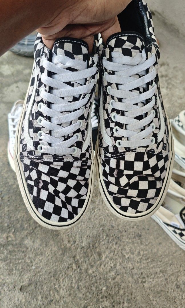 Vans os (Category: Sneakers) located in Sultan Kudarat. Submitted by thrifted01 (Listing ID 1467321439, Image 3). Description: us11 mens loc mindanao.