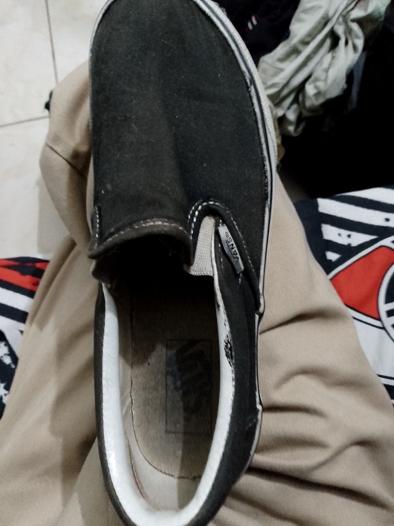 Vans Slip-On V98THICK Size 38 EUR (Category: Sneakers) located in Caloocan City. Submitted by akosiwaron_thrift2600 (Listing ID 1467332079, Image 1). Description: - Brand: Vans V98THICK Slip-On - Color: Classic Black Canvas - Size: EUR 38 / US Men 6 / US Women 7.5 - Sole: Signature waffle gum sole with thick midsole construction - Condition: Comfort-focused everyday footwear with clear interior tags - Origin: Made in China.