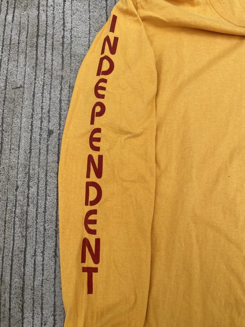 Vans x Independent (Category: Coats, Jackets and Outerwear) located in Cebu City. Submitted by johncarlo1122 (Listing ID 1467289082, Image 2). Description: Vans x Independent Excellent condition 9/10 Color rate No issue Size small Length 29 Width 18.