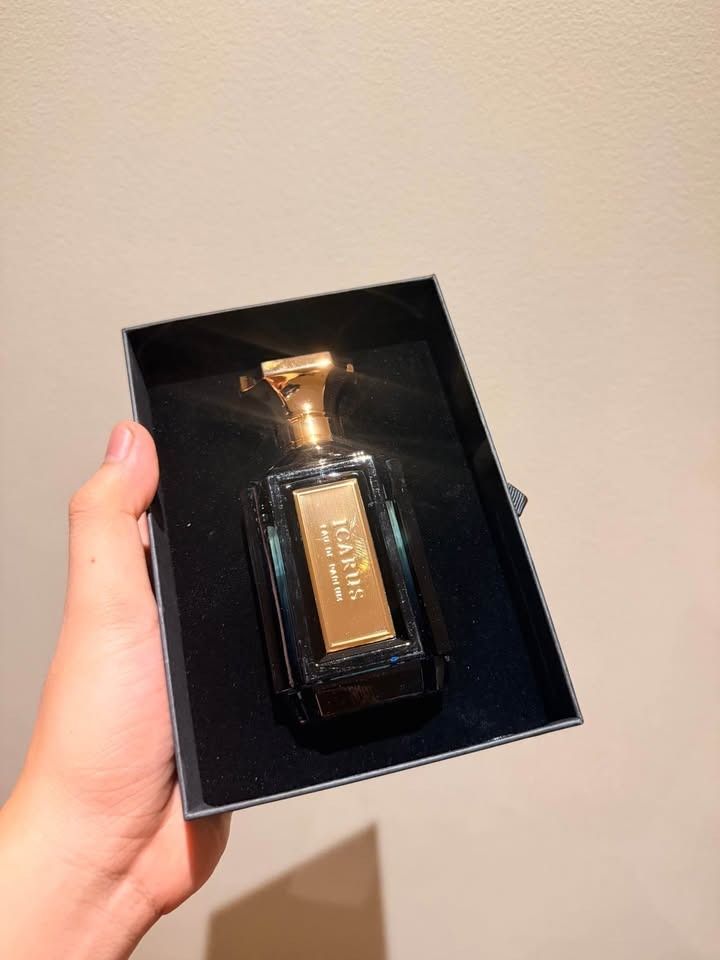 Velixir Icarus (Category: Fragrance & Deodorants) located in Makati City. Submitted by joaquiiiin (Listing ID 1467334210, Image 1). Description: Velixir Icarus Brand New Sealed in box!! Photo from personal use.