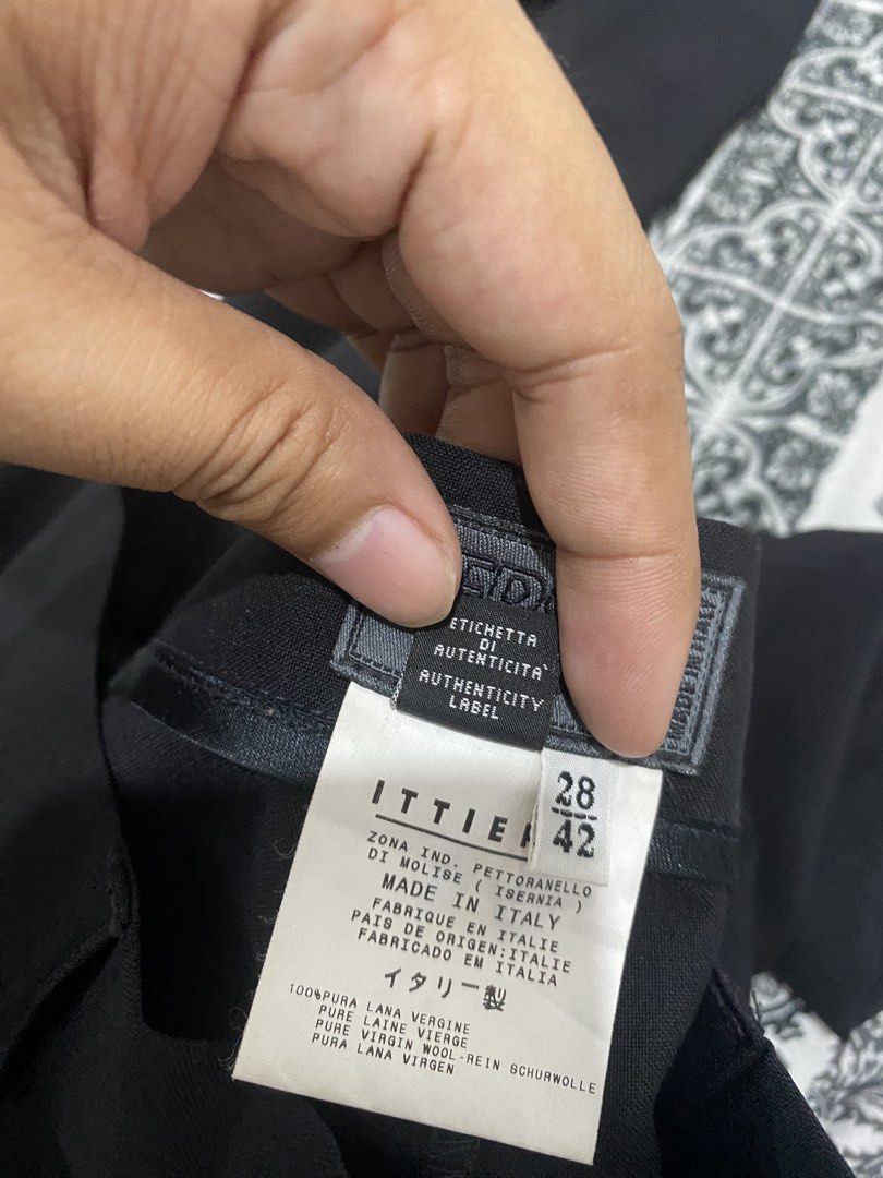 Versace (Category: Other Bottoms) located in Manila. Submitted by hell_market (Listing ID 1467290001, Image 3). Description: .