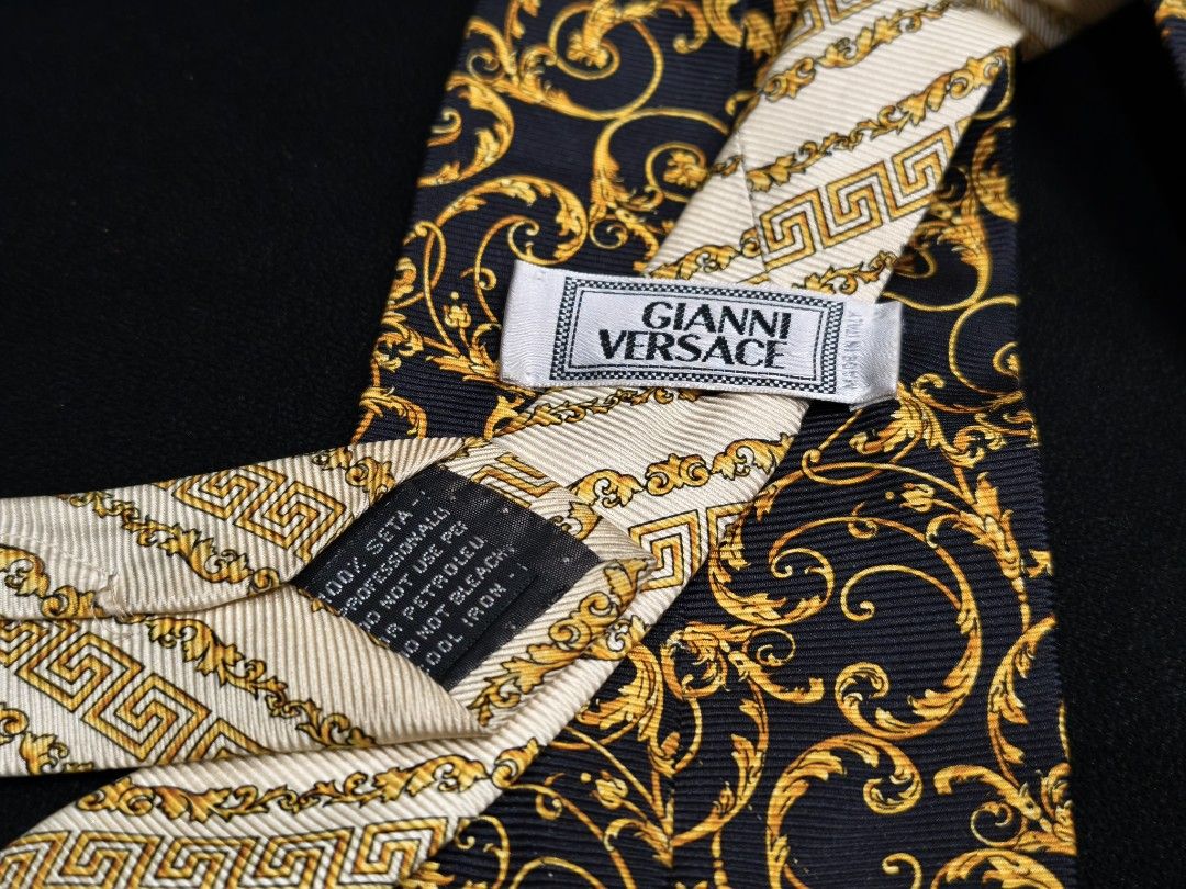 Versace Baroque Necktie (Category: Luxury Accessories) located in Digos. Submitted by emmanuel28 (Listing ID 1467196922, Image 2). Description: Versace Baroque necktie authentic 100% silk material Like new condition No issue Location: Davao del sur Buyer shoulders shipping fee.