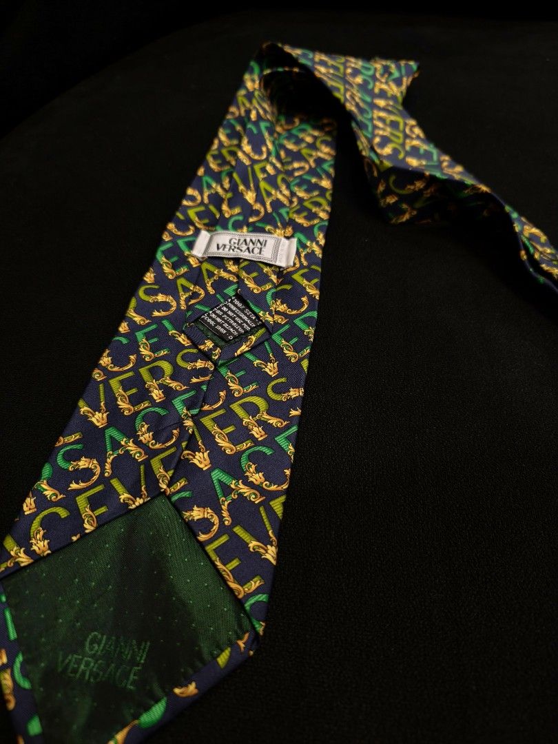 Versace Baroque with script necktie (Category: Luxury Accessories) located in Digos. Submitted by emmanuel28 (Listing ID 1467327037, Image 2). Description: Versace Script withBaroque necktie authentic 100% silk material Like new condition No issue Location: Davao del sur Buyer shoulders shipping fee.