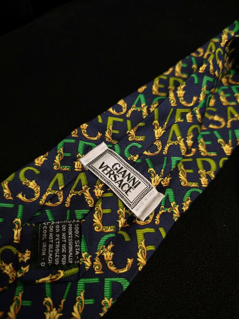 Versace Baroque with script necktie (Category: Luxury Accessories) located in Digos. Submitted by emmanuel28 (Listing ID 1467327037, Image 3). Description: Versace Script withBaroque necktie authentic 100% silk material Like new condition No issue Location: Davao del sur Buyer shoulders shipping fee.