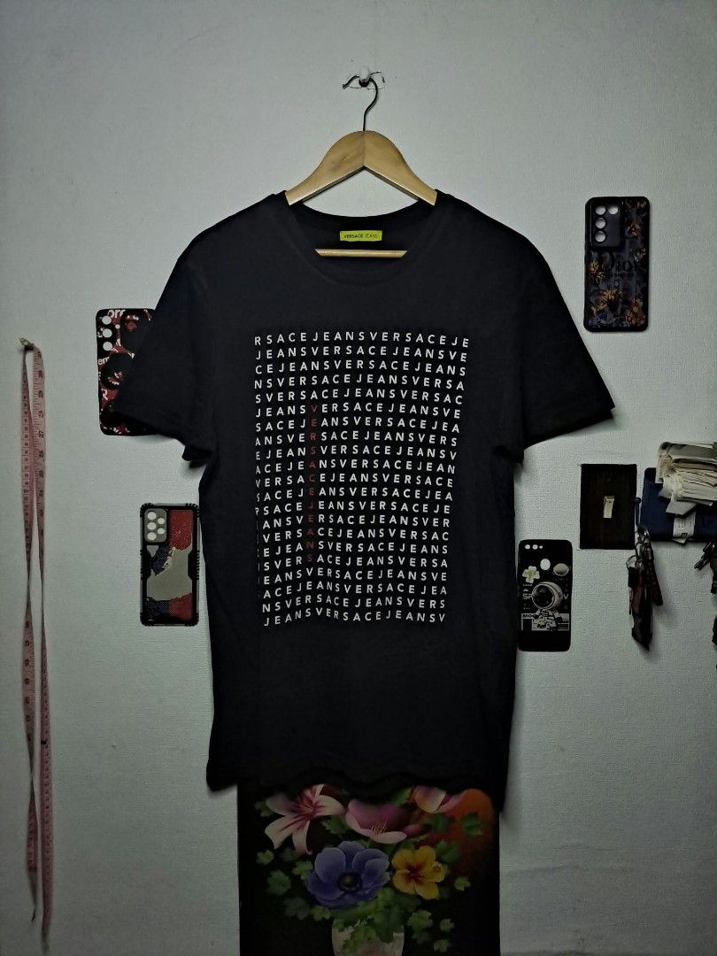 Versace Jeans (Category: Tshirts & Polo Shirts ) located in Quezon City. Submitted by yaseen73 (Listing ID 1467352219, Image 1). Description: Authentic Versace Jeans Small - Medium Dimensions : See Photo Color Rate : 9/10 ✔️ ISSUE : PINHOLE & MINIMAL FADE (See Photo) ✔️ GOOD CONDITION ✔️Photo May vary Due To Lighting or Best Offer Courier : J&T Lalamove MOP : G C A S H B A N K T R A N S F E R Seller's Location : 📍K1, Brgy. Pansol, Q.C.