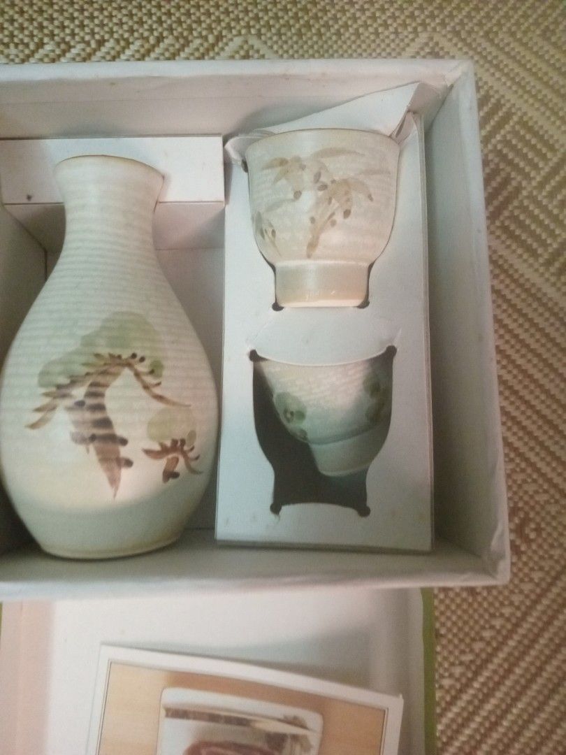 Vinatage hand painted japanese.sake set stonware for your needs (Category: Other Kitchenware & Tableware) located in Manila. Submitted by padillahe35291 (Listing ID 1467190239, Image 3). Description: 1 sake jar 2 pcs sake cup set for your collection.