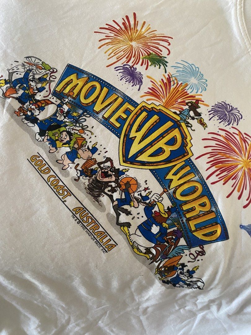 vintage 1990s Warner Bros (Category: Activewear) located in Zamboanga. Submitted by thrifted_11 (Listing ID 1467315607, Image 2). Description: w23.5 L27 cut washtag but authentic need wash only.
