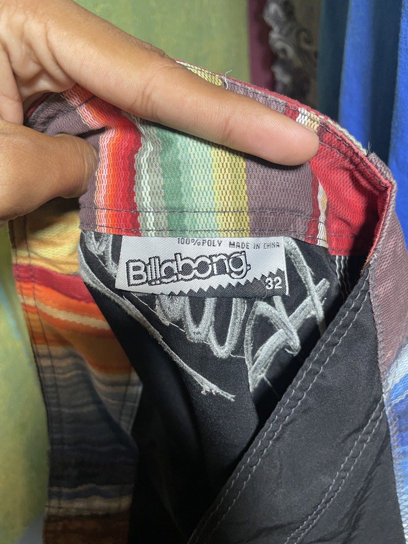 VINTAGE BILLABONG BOARDSHORT (Category: Swim Trunks & Board Shorts) located in Ligao. Submitted by whozzz_daryll (Listing ID 1467206997, Image 3). Description: size 32.