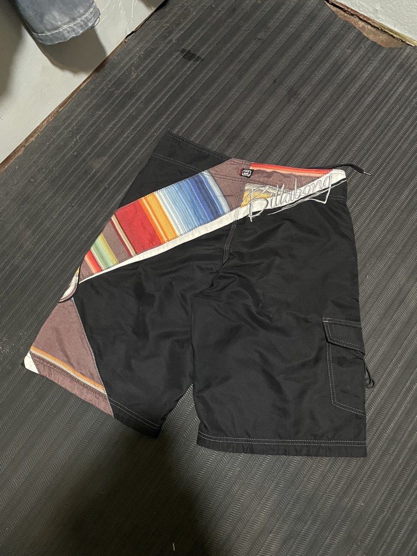 VINTAGE BILLABONG BOARDSHORT (Category: Swim Trunks & Board Shorts) located in Ligao. Submitted by whozzz_daryll (Listing ID 1467206997, Image 2). Description: size 32.