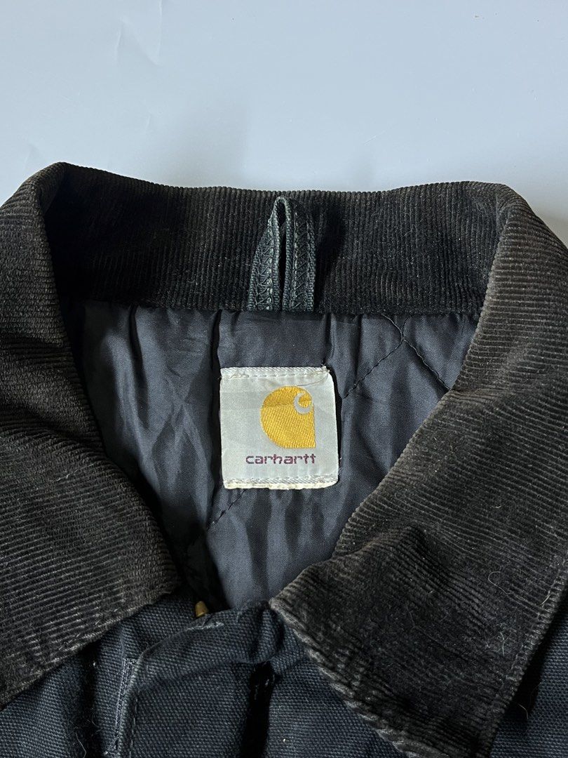 Vintage Carhartt chore jacket (Category: Coats, Jackets and Outerwear) located in Manila. Submitted by villadolid77084 (Listing ID 1467289832, Image 3). Description: Vintage Carhartt chore jacket Size large Dimes 25x29 Issue in the last pic Excellent condition Price 5k+sf📩 Location Laspiñas📍.