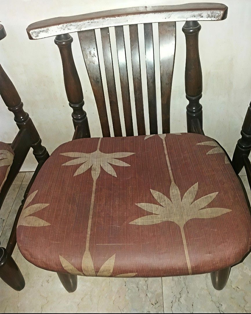 Vintage Chair's (Category: Chairs) located in Bulacan. Submitted by mitchikoscollection (Listing ID 1467188347, Image 2). Description: 349 Each Chair 🪑 With normal sign of usage Visible Scrath but in good condition .. Need lang Varnish and Cleaning sa Foam , naa assemble may natangal na isang tornilyo .. (Some are Pre-Loved and New) Some are US, Japan, Italy, England Items Surplus and Local MOP >BDO/Gcash NO COD/COP Thanks for viewing 😍 SOLD it