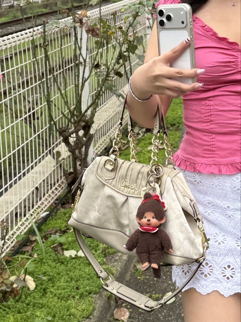 Vintage Coach Ashley Satchel Bag (Category: Purses & Pouches) located in Quezon City. Submitted by elaine.p25 (Listing ID 1467190343, Image 1). Description: from japan onhand condition: 8/10.