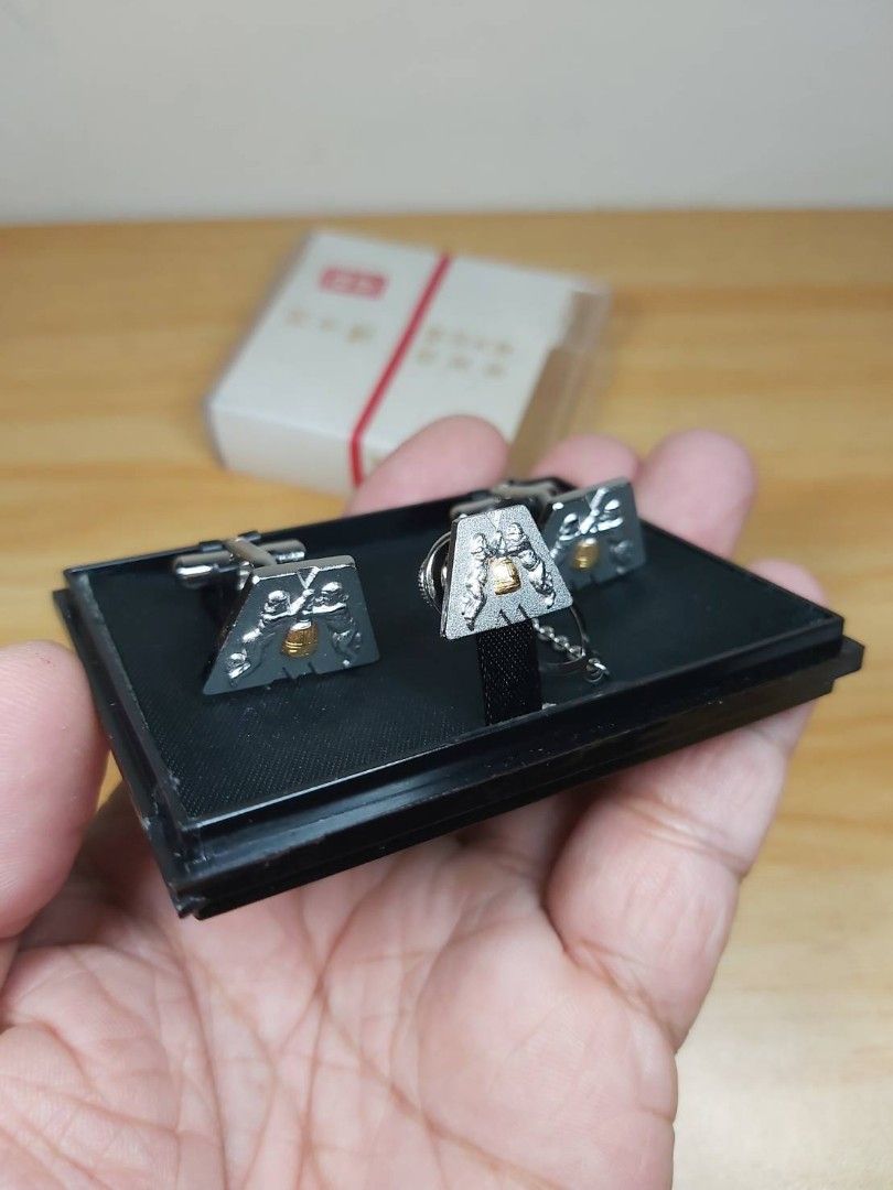 VINTAGE CUFFLINKS AND TIE TACK SET (Category: Vintage Collectibles) located in Bulacan. Submitted by nansantiago (Listing ID 1467353391, Image 3). Description: VINTAGE CUFFLINKS AND TIE TACK SET Good as new, Unused 🏷️ ₱180‼️ 📍 Location: Plaridel, Bulacan 💸 Mode of Payments: Gcash / BPI 📦 Pick-up / Ship 🚚 Couriers : Flash Express / SPX / Lalamove.