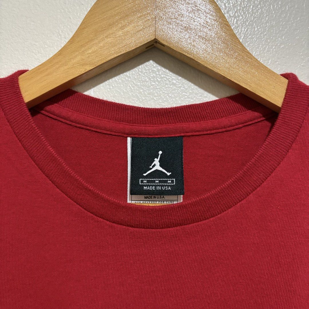 VINTAGE JORDAN JUMPMAN LOGO (Category: Tshirts & Polo Shirts ) located in Manila. Submitted by AauuStin (Listing ID 1467194056, Image 3). Description: •Medium •W22 L29 •Excellent Condition.