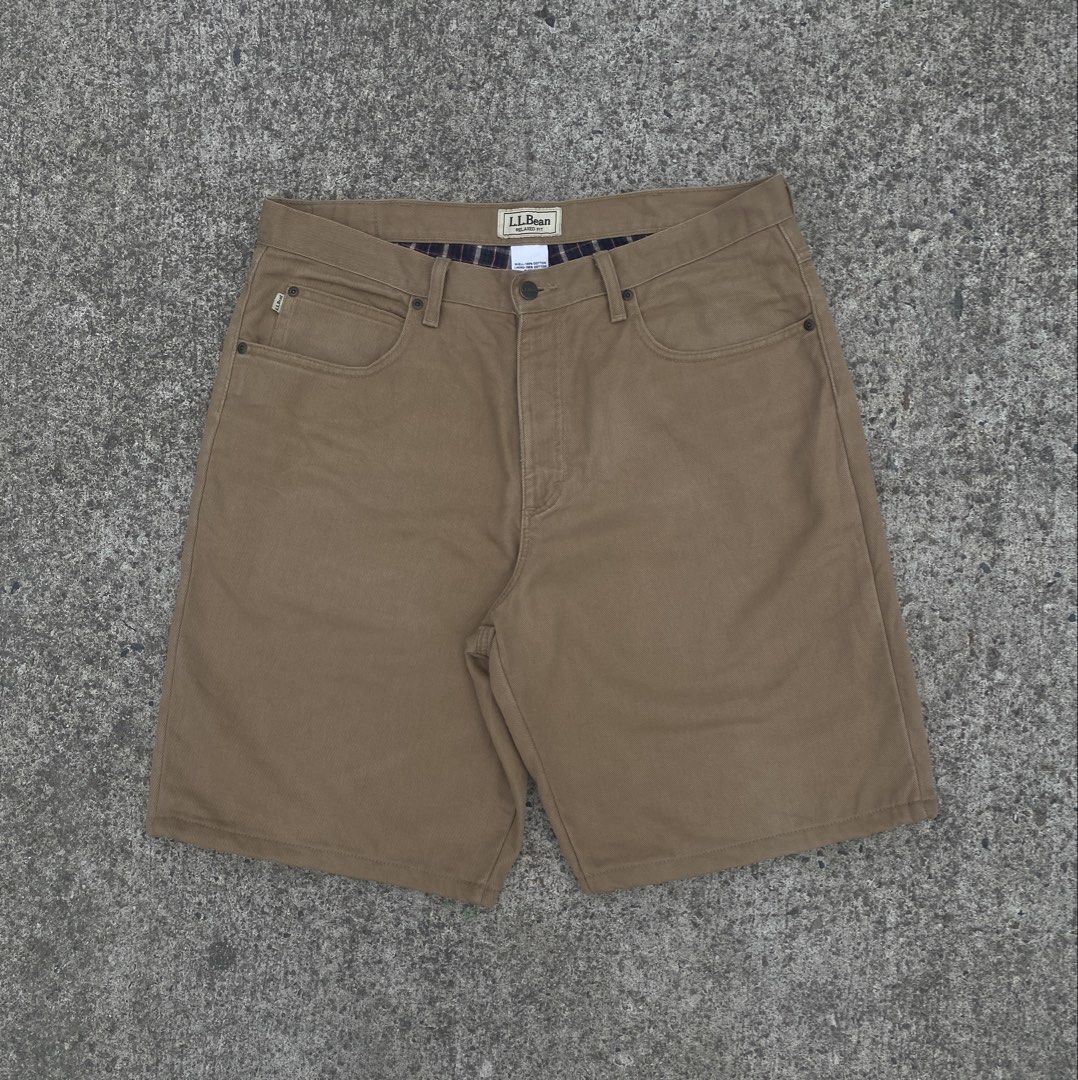 Vintage L.L. Bean Size 36 (Category: Shorts) located in Angeles City. Submitted by najibfinds (Listing ID 1467275109, Image 1). Description: length 36 lengt 22 hem 12.