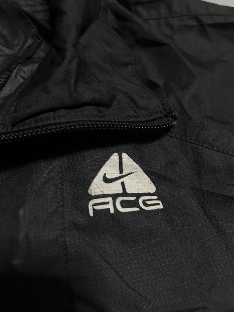 Vintage Nike ACG Wind breaker jacket (authentic) (Category: Coats, Jackets and Outerwear) located in Trece Martires City. Submitted by flip_flips (Listing ID 1467333522, Image 3). Description: Vintage Nike ACG Wind breaker jacket (authentic) -Dimes: 22 width 28 length -Excellent condition -9.5/10 color rate -issue: none.