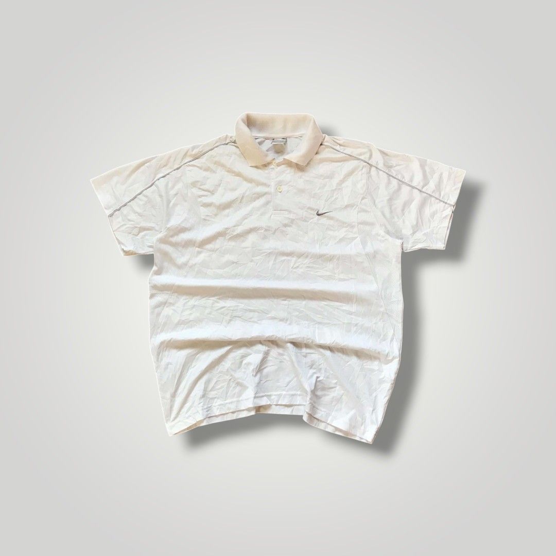 Vintage Nike Polo Shirt (Category: Tshirts & Polo Shirts ) located in Batangas. Submitted by adoboqt (Listing ID 1467184201, Image 1). Description: .