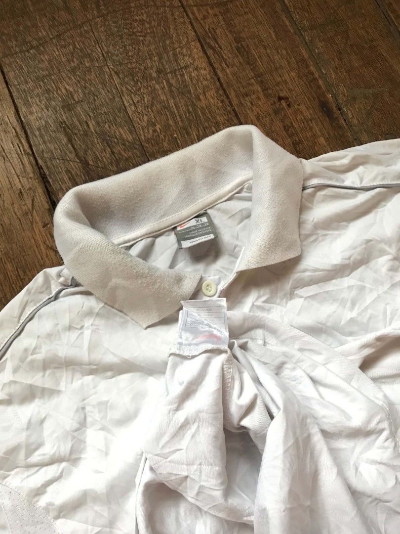 Vintage Nike Polo Shirt (Category: Tshirts & Polo Shirts ) located in Batangas. Submitted by adoboqt (Listing ID 1467184201, Image 2). Description: .