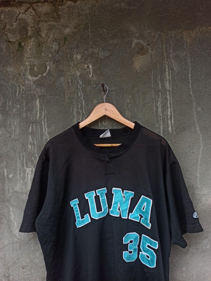 Vintage Rowlings Baseball Jersey (Category: Tshirts & Polo Shirts ) located in Baybay. Submitted by thrift_thrift_langg (Listing ID 1467173652, Image 2). Description: Vintage Rowlings Baseball Jersey ‎W- 25 ‎L- 32 ‎No issue ‎Color rate: 9.5/10 ‎Excellent Condition ‎- Size: XXL (For Big Man) ‎- All design are patches.