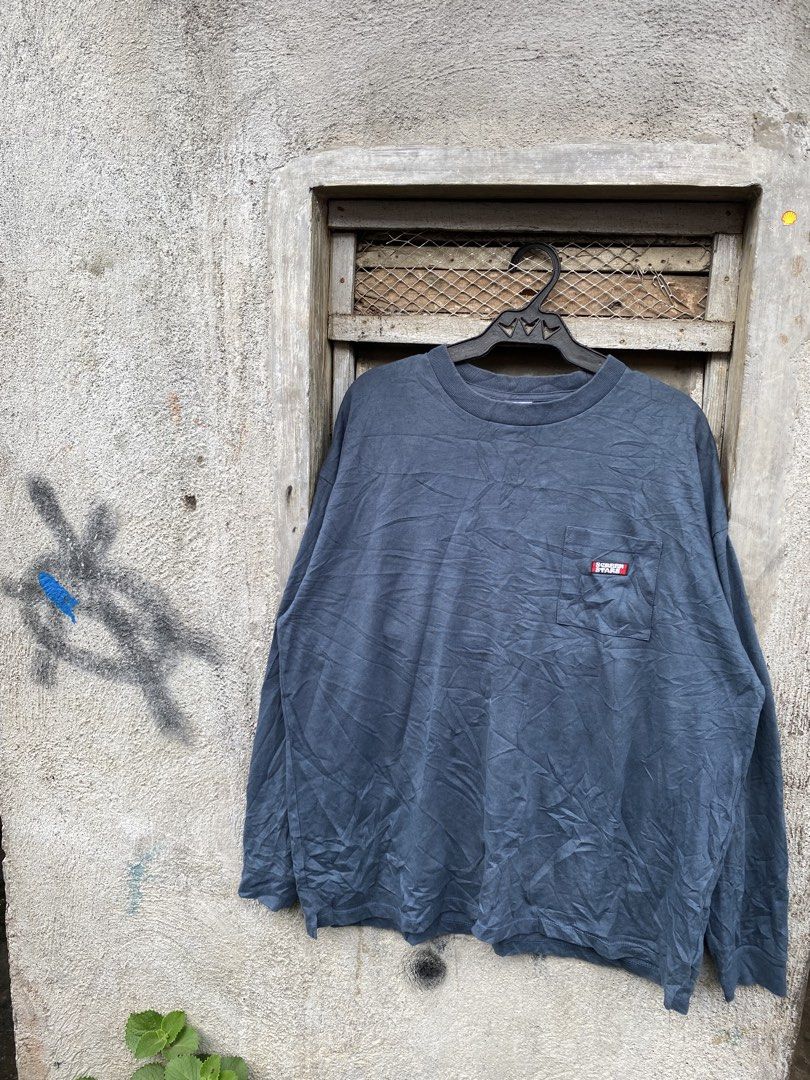 vintage screen stars longsleeve (Category: Coats, Jackets and Outerwear) located in Naga. Submitted by oldstuffed.vtg-07 (Listing ID 1467240495, Image 2). Description: Vintage screen stars longsleeve 24/27 Boxy Xl needwash only excellent condition ₱450 shipped.