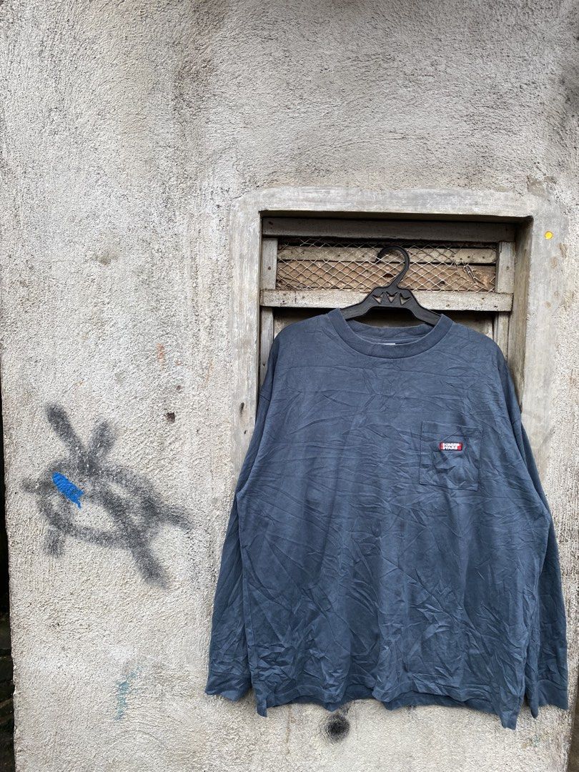 vintage screen stars longsleeve (Category: Coats, Jackets and Outerwear) located in Naga. Submitted by oldstuffed.vtg-07 (Listing ID 1467240495, Image 1). Description: Vintage screen stars longsleeve 24/27 Boxy Xl needwash only excellent condition ₱450 shipped.
