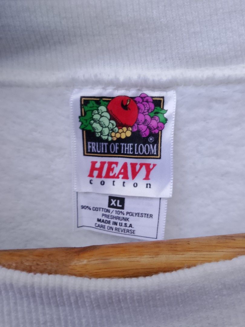 Vintage the beatles sweatshirt (Category: Coats, Jackets and Outerwear) located in Bayombong. Submitted by jeffreybee (Listing ID 1467268294, Image 3). Description: 29.5 length 24.5 width excellent washable stain sa sleeve.