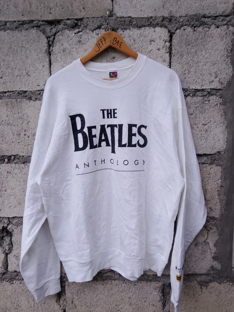 Vintage the beatles sweatshirt (Category: Coats, Jackets and Outerwear) located in Bayombong. Submitted by jeffreybee (Listing ID 1467268294, Image 1). Description: 29.5 length 24.5 width excellent washable stain sa sleeve.