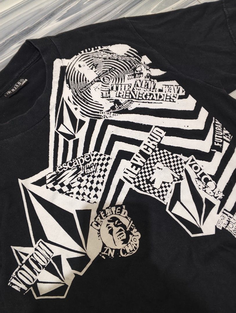 Vintage Volcom (Category: Tshirts & Polo Shirts ) located in Cebu City. Submitted by archenggo (Listing ID 1467322567, Image 2). Description: Excellent Condition Dimes 17x27 CR 9/10 Issue Very minimal hairline add Shipping Fee.