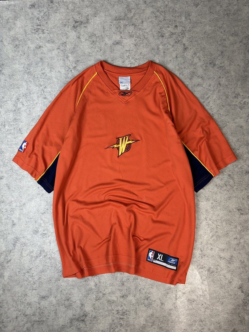 Vintage Warriors Warm-up Jersey (Category: Tshirts & Polo Shirts ) located in Batangas. Submitted by geejay2ph (Listing ID 1467265594, Image 2). Description: 🏆GRAIL ITEM🏆 ʙʀᴀɴᴅ: Vintage Warriors Warm-up Jersey sɪᴢᴇ: XL on Tag ; Neck to Bottom Length (30) in. Pit-Pit Width (24) in. ᴄᴏɴᴅɪᴛɪᴏɴs: Pristine Condition Like New ✨.
