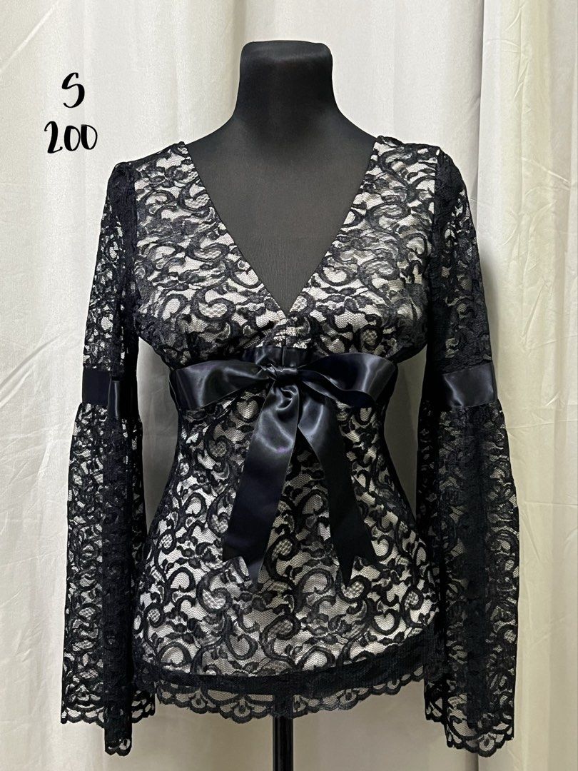 V-neck lace blouse (Category: Blouses) located in Las Pinas. Submitted by jilanah (Listing ID 1467353628, Image 1). Description: .