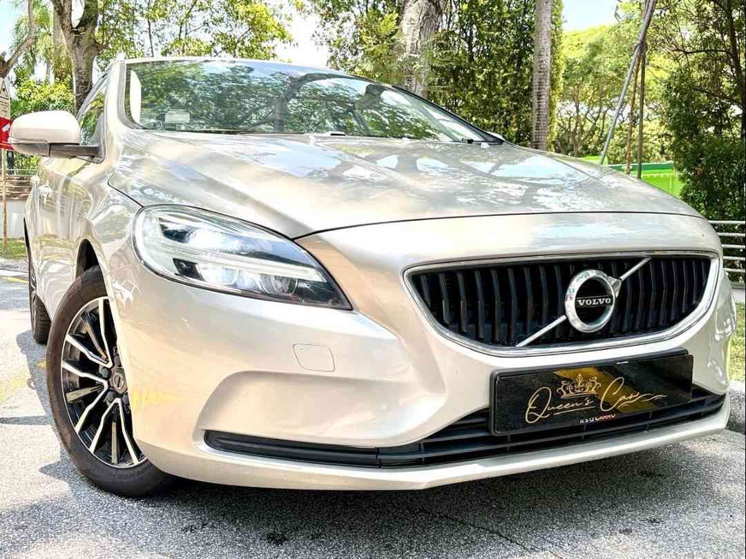 Volvo V40 T4 Momentum (A) (Category: Used Cars) located in Singapore. Submitted by queenscarpl (Listing ID 1428290955, Image 1). Description: Showroom: Sin Ming 176 Sin Ming Drive #01-18 Singapore 575721 Sales Contact: Alvin Ng tel:88132929 .