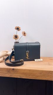 (Category: ) located in . Submitted by vintage_sac (Listing ID 1467344777, Image 1). Description: .