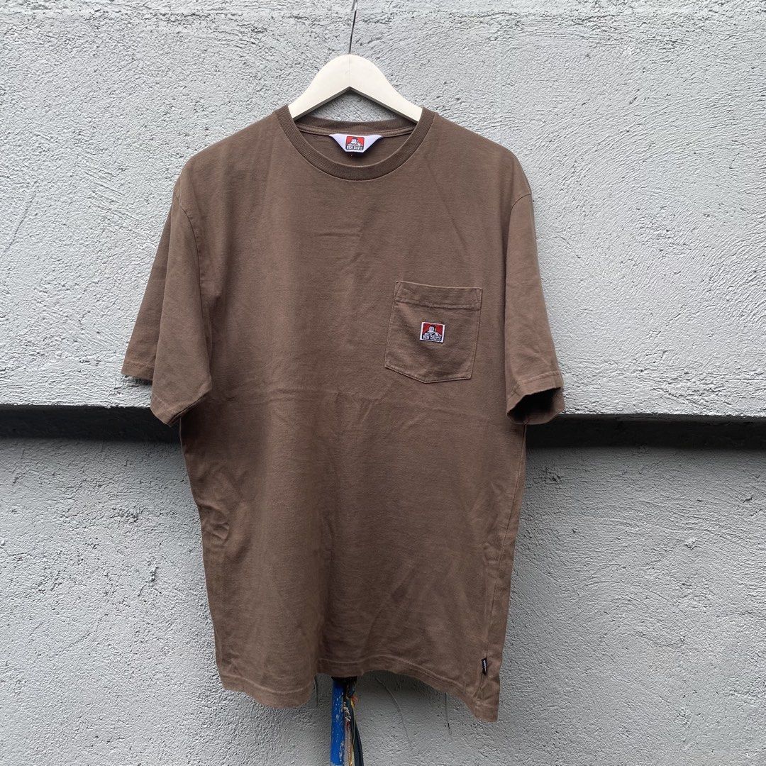 W: 22 L: 28 (Category: Activewear) located in Cabadbaran. Submitted by 21stera.ph (Listing ID 1467221017, Image 1). Description: Ben davis dark brown pocket tee No issue Color rate: 9.5/10.