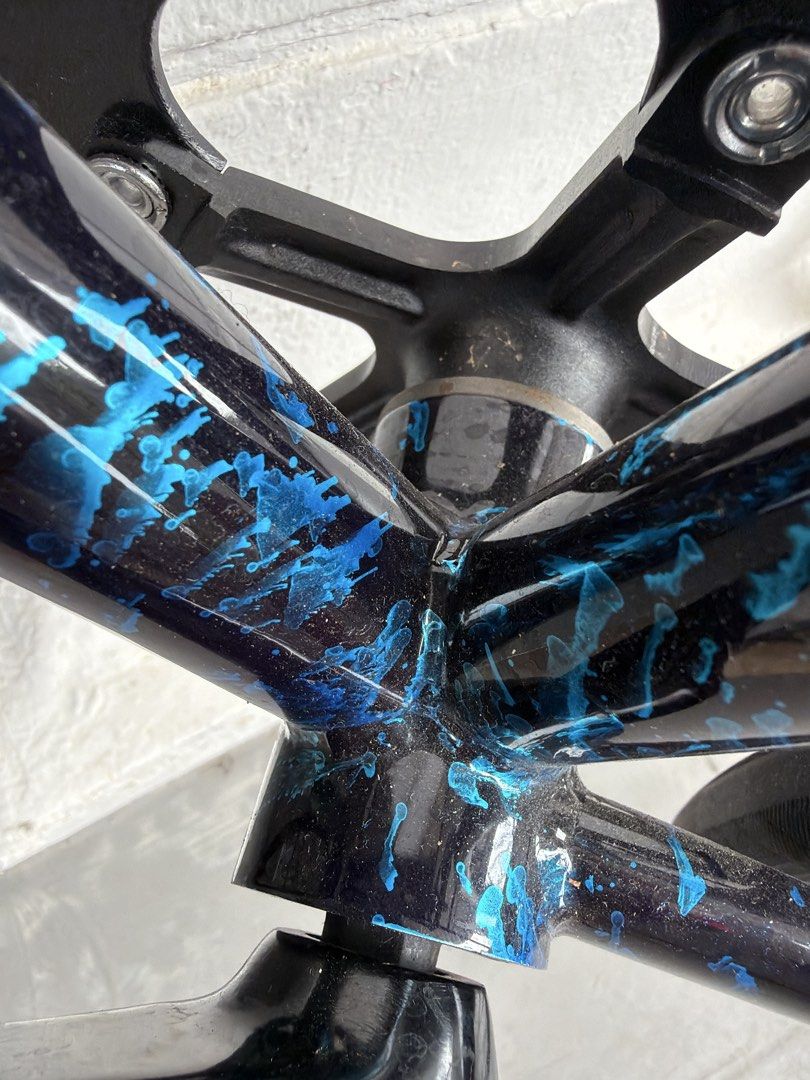 Weapon C01 frameset (Category: Bicycles) located in Singapore. Submitted by bestrider21 (Listing ID 1467233498, Image 6). Description: Almost new Weapon C01 frameset. (ONLY FRAME FOR SALE) Used for less than 3 months. No delivery meetup only..