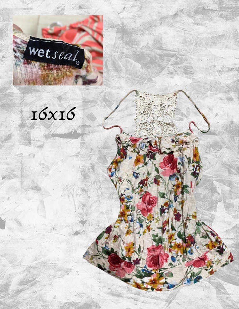 Wetseal Floral Top (Category: Sleeveless) located in Lucena. Submitted by gomigomiii (Listing ID 1467234866, Image 1). Description: .