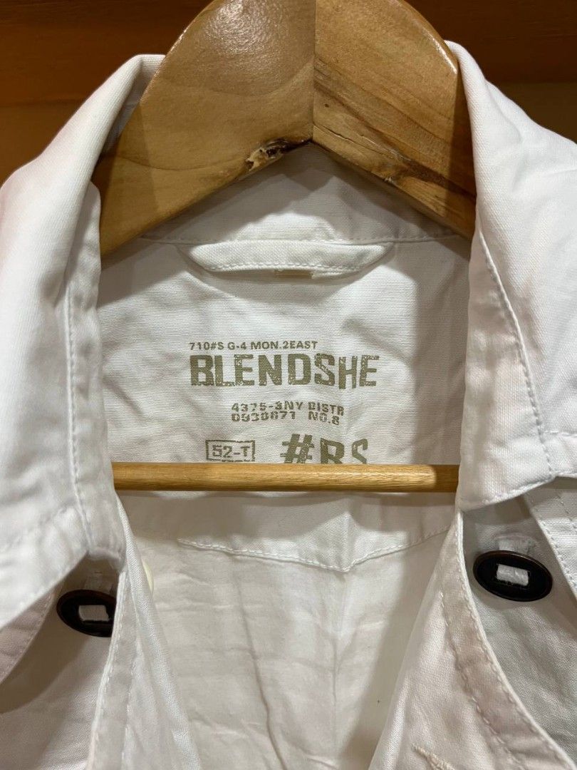 white double-breasted utility trench coat (Category: Coats, Jackets and Outerwear) located in Quezon City. Submitted by michypeachyy1 (Listing ID 1467321670, Image 2). Description: 400 plus Sf only med to semi large.