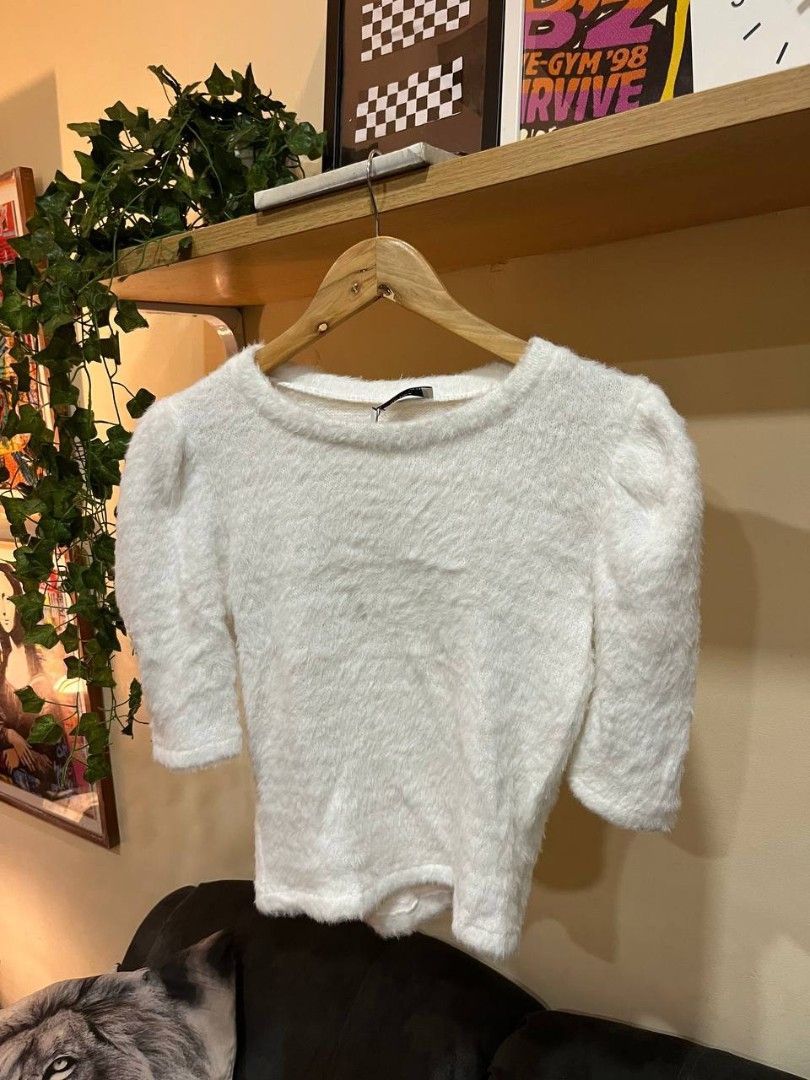 white fuzzy eyelash-knit top (Category: Others Tops) located in Quezon City. Submitted by michypeachyy1 (Listing ID 1467319816, Image 1). Description: 200 plus shipping medium size.