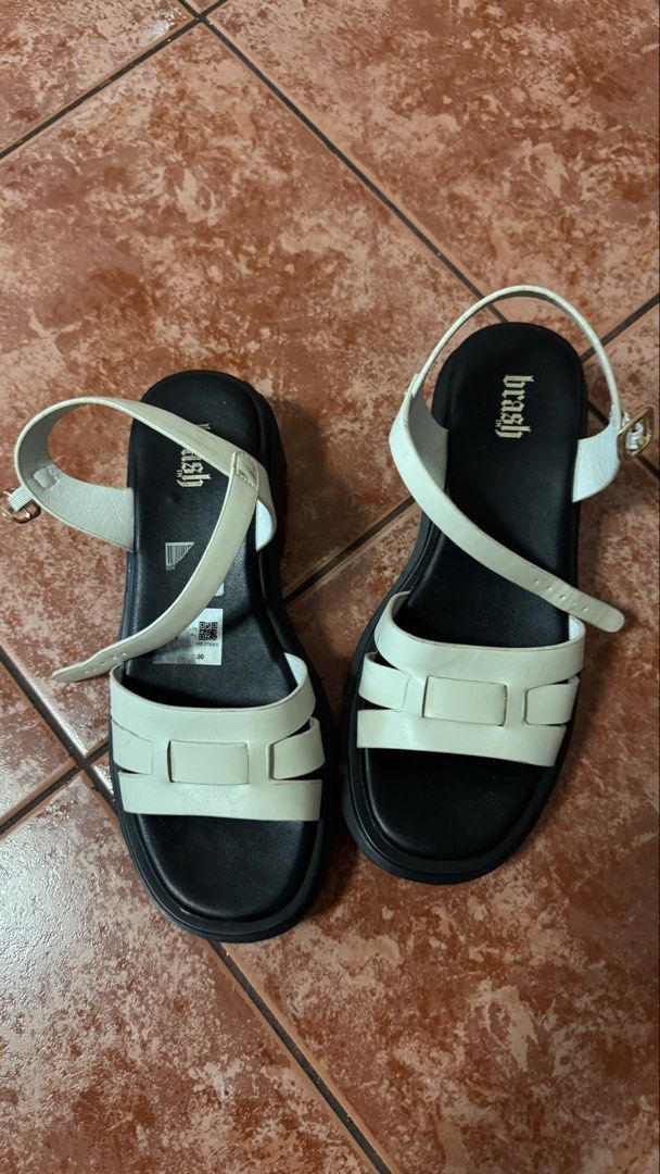 White sandals (Category: Sandals) located in Makati City. Submitted by marizefernandez (Listing ID 1467244023, Image 1). Description: Worn once in the mall .