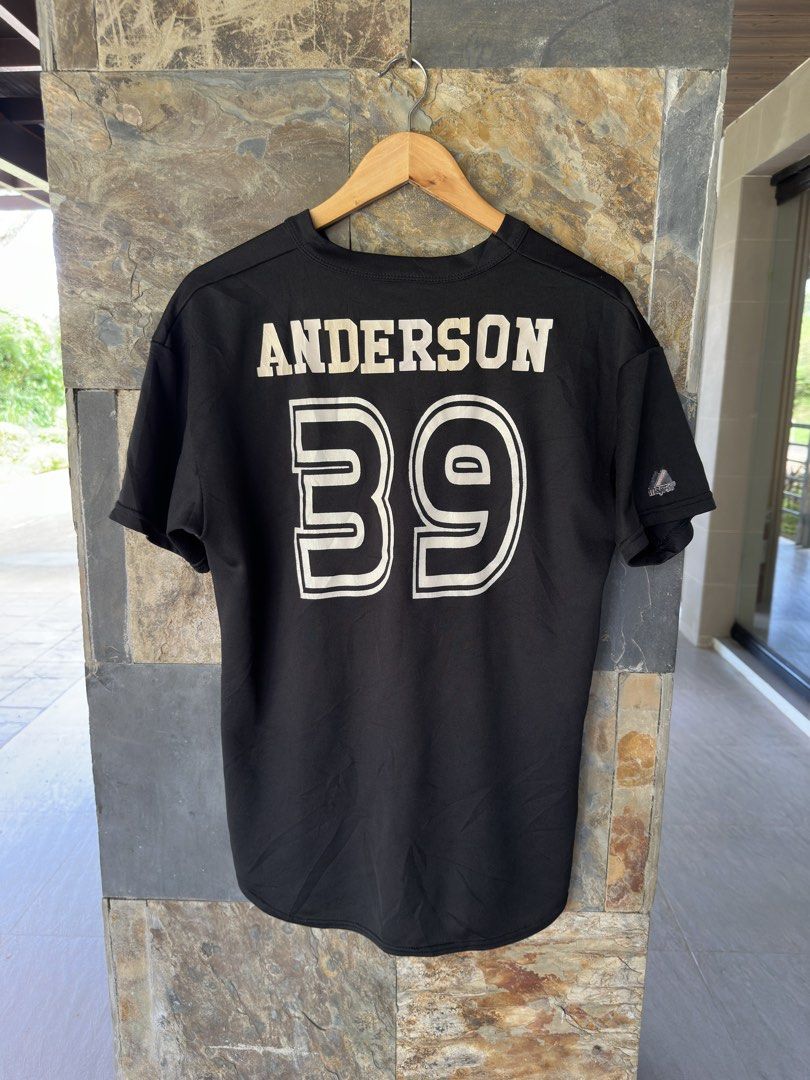 White Sox Jersey by Majestic (Category: Tshirts & Polo Shirts ) located in Tuguegarao City. Submitted by bunchoy_thriftshop (Listing ID 1467235745, Image 2). Description: 📌WHITE SOX BY: MAJESTIC Excelent Condition Minor Crack on Print Large 22-30 ₱350 + Shipping 📍Quirino Province.