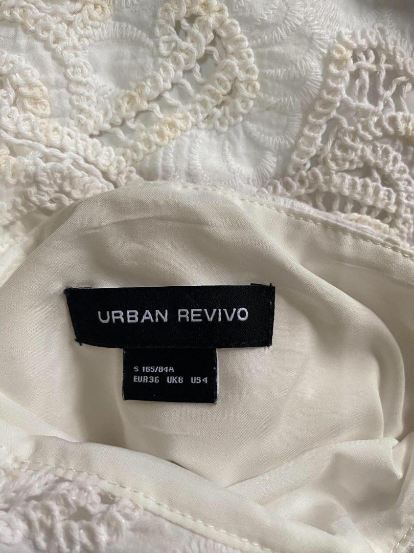 White top (Category: Blouses) located in Calamba. Submitted by rache31 (Listing ID 1467237264, Image 2). Description: White blouse.