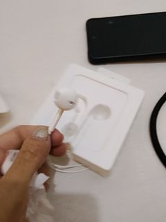 Samsung EO-EG900BW Wired Headset, Audio, Headphones & Headsets on Carousell
