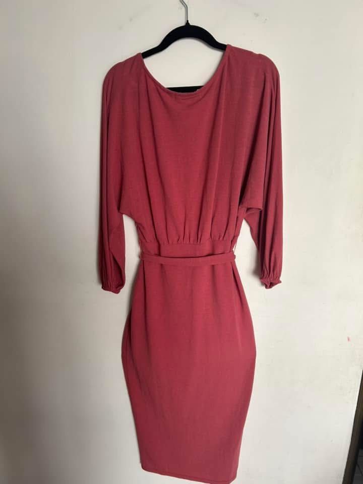 Whyte Valenttyne Dress Medium (Category: Dresses) located in Manila. Submitted by shaun_diaz (Listing ID 1467301098, Image 2). Description: .
